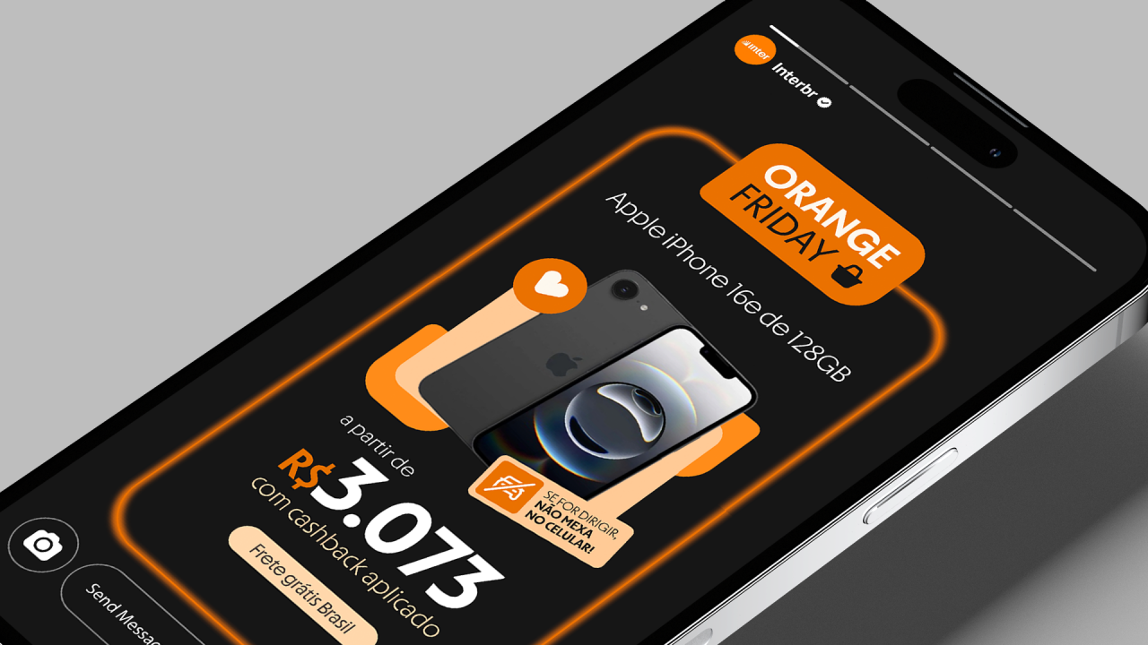 Banner promocional da Orange Friday exibido em smartphone com oferta do iPhone 16e, destacando segurança no trânsito com alerta “Se for dirigir, não mexa no celular”