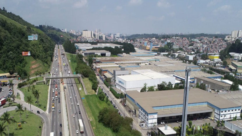 Imagem da região industrial e a fábrica da Scania em São Bernardo do Campo, no ABC Paulista, Brasil.