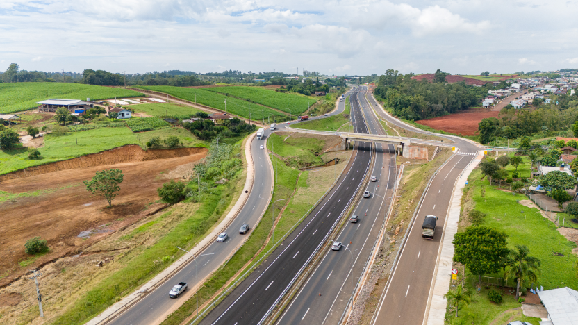 Vista da duplicação da rodovia BR-386 entre Marques de Souza e Lajeado.