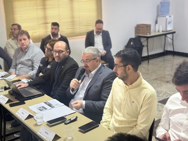 Diretor da PRVias, Keller Rodrigues, apresenta resultados em reunião da comissão de tripartite - Crédito: Comunicação PRVias