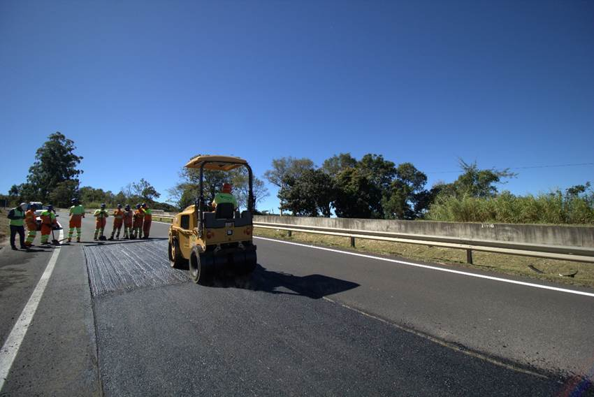 Pavimentação em trecho da BR-376 em Mauá da Serra – Créditos: Comunicação Motiva Paraná