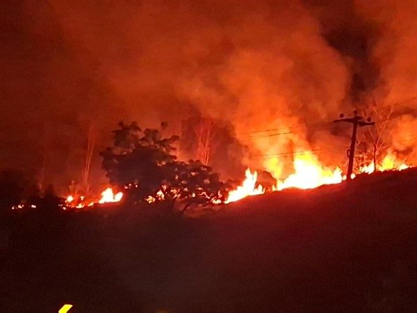 Queimada na terça-feira (9) na margem sentido sul do km 344 da BR-376 em Ortigueira - Crédito: Comunicação PRVias