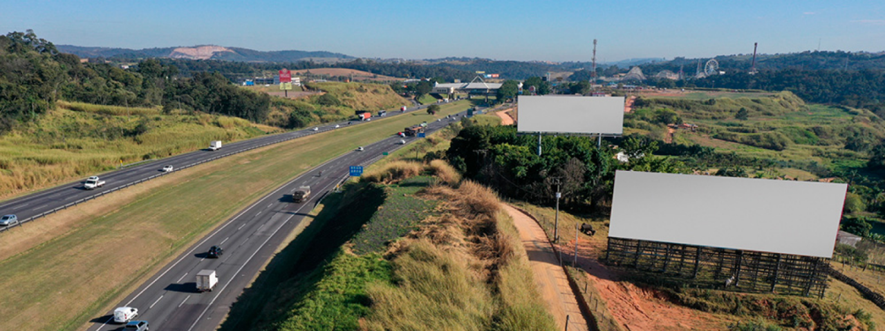 Painéis publicitários, em rodovias administrada pela CCR, disponíveis para anúncios