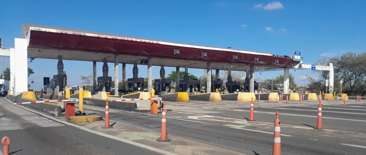 praça de pedágio convencional, em Araçoiaba da Serra - localizada no km 111 da Rodovia Raposo Tavares